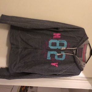 A quick run around thin hoodie sweater